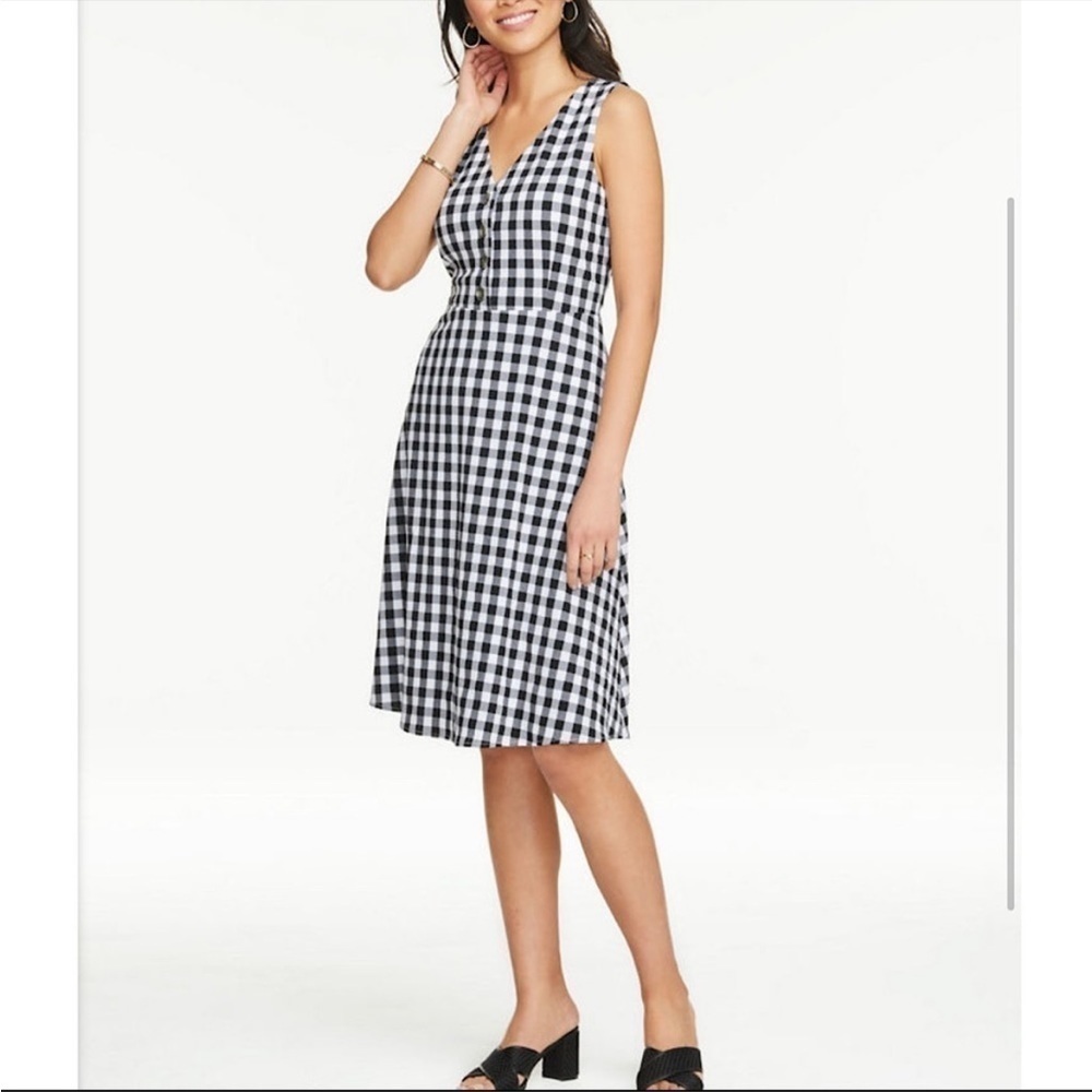 Ann Taylor Dress Plaid Gingham Plaid Button Front V Neck Black White V Neck 8P